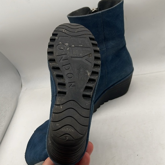 Fly London Yex Blue Suede Fold over Wedge Ankle Boots Eur 39 US 8.5 Comfort - Picture 7 of 12